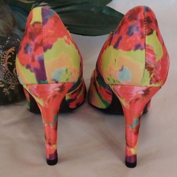 J. Renee Floral Heels - Picture 5 of 14